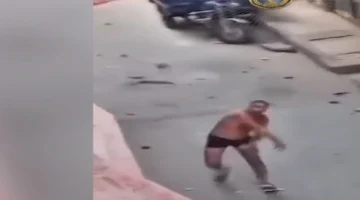 تفاصيل جديدة.. شخص يتجرد من ملابسه في شوارع الإسكندرية